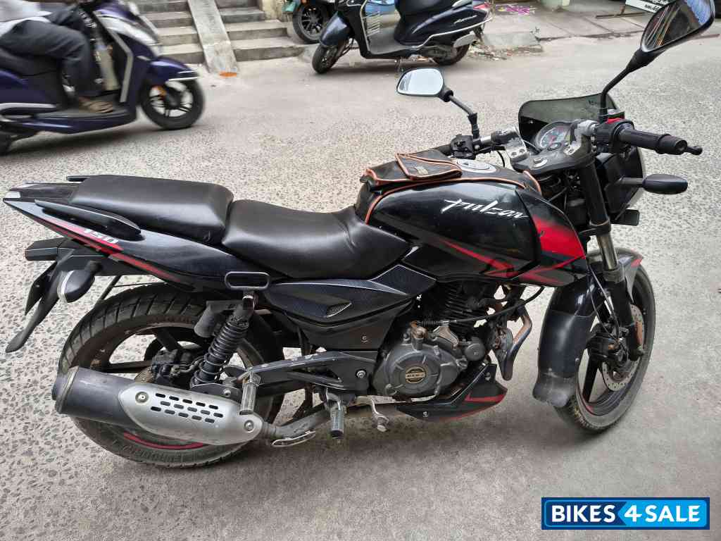 Red Bajaj Pulsar 150 Twin Disc BS6 Red Bajaj Pulsar 150 Twin Disc BS6