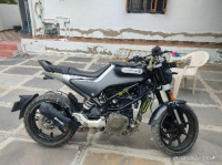 Husqvarna Svartpilen 250
