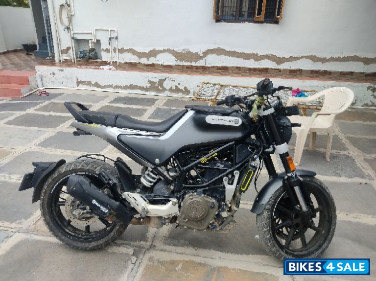 Husqvarna Svartpilen 250