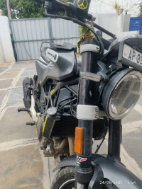 Husqvarna Svartpilen 250