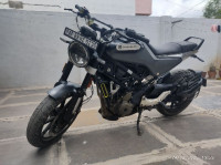 Husqvarna Svartpilen 250