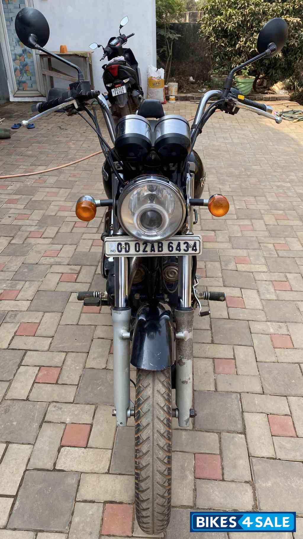 Flicker Black Royal Enfield Thunderbird TwinSpark 350 Flicker Black Royal Enfield Thunderbird TwinSpark 350