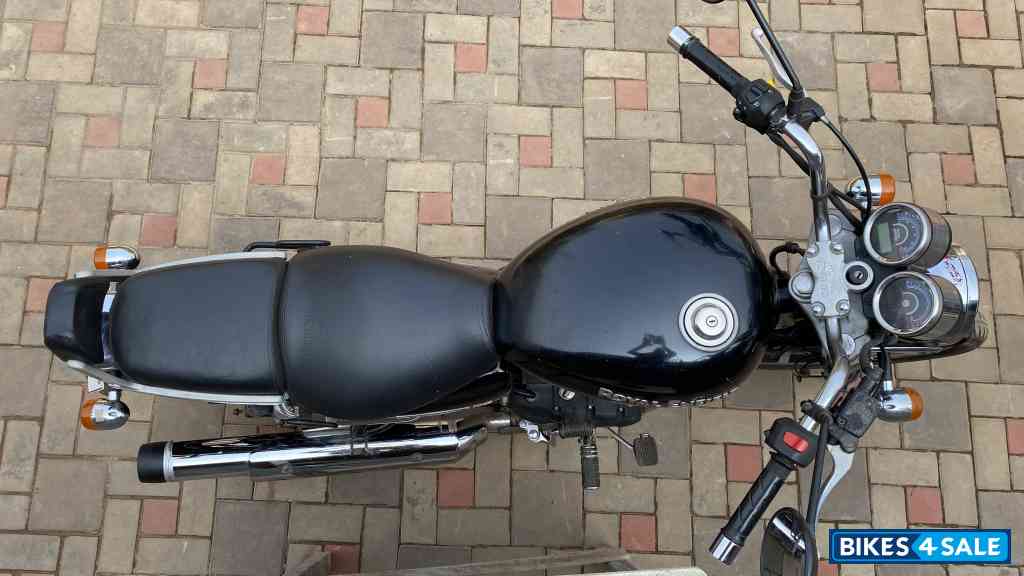 Flicker Black Royal Enfield Thunderbird TwinSpark 350 Flicker Black Royal Enfield Thunderbird TwinSpark 350