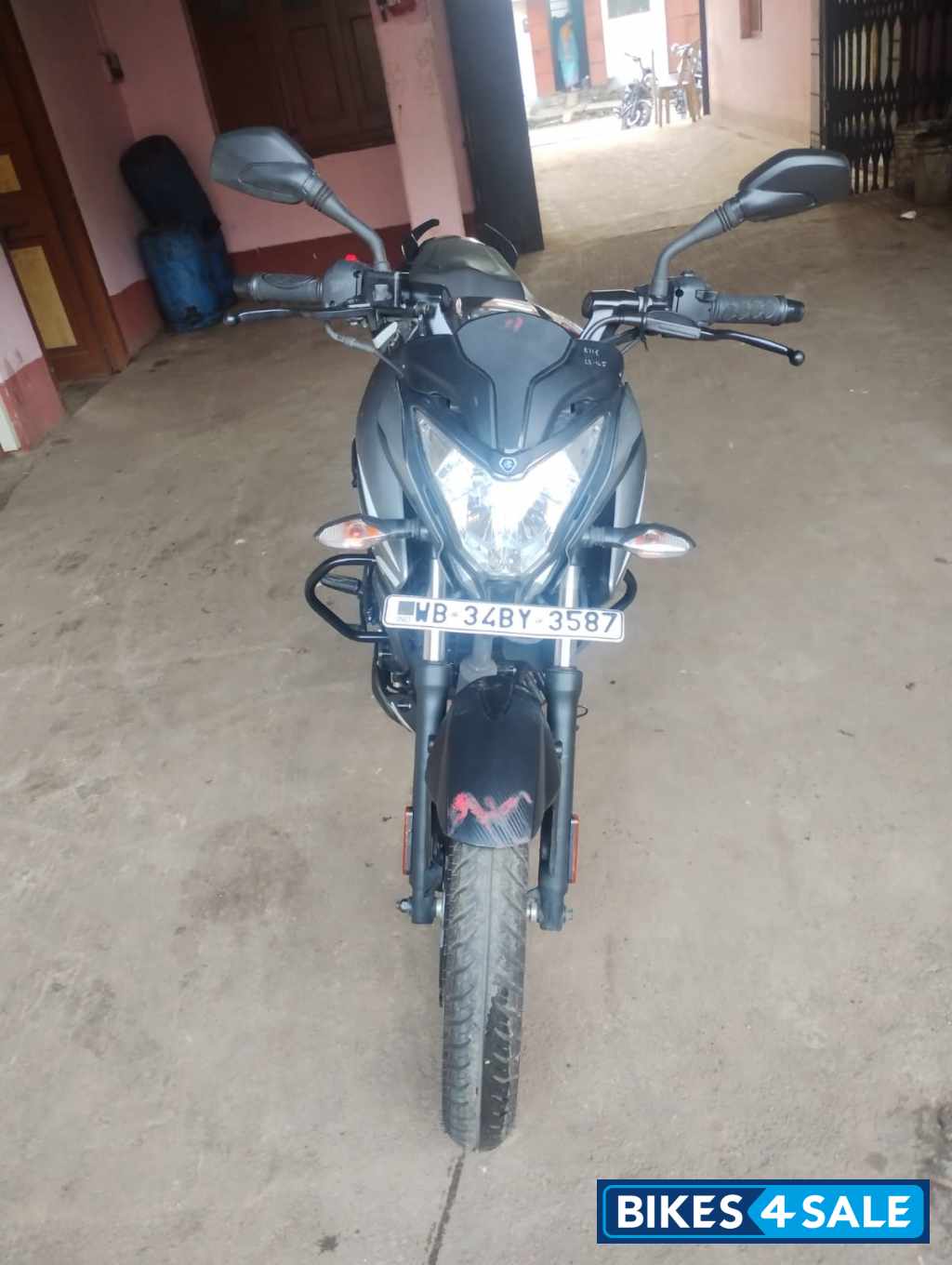 Gloss Grey Bajaj Pulsar NS 160