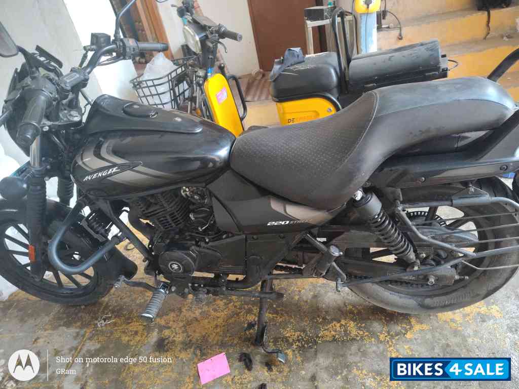 Bajaj Avenger Street 220