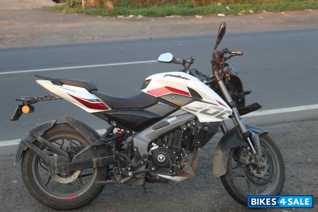Bajaj Pulsar 200 NS