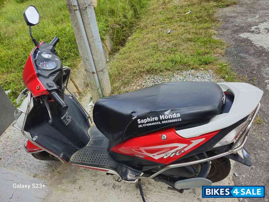 Red Honda Dio