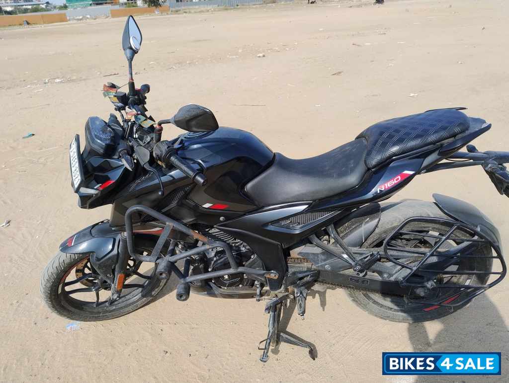 Bajaj Pulsar N160