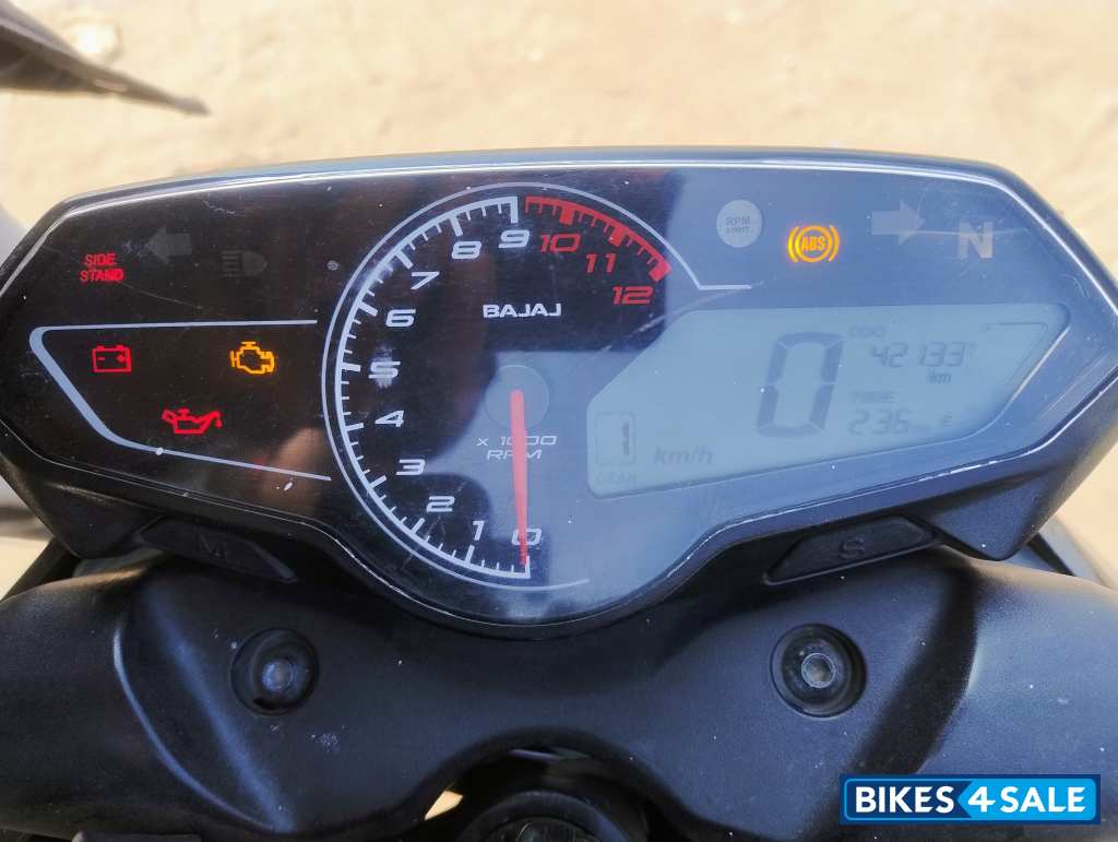 Black Bajaj Pulsar N160