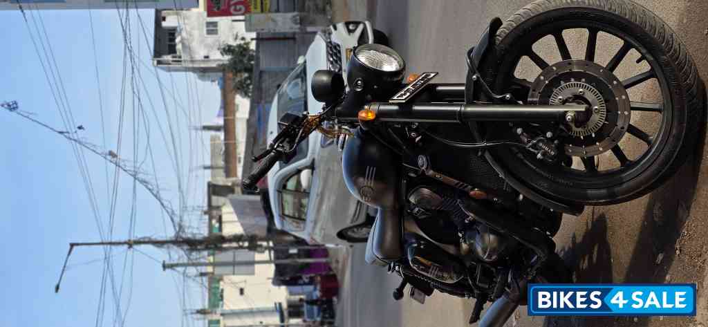 Black Jawa forty two BS6