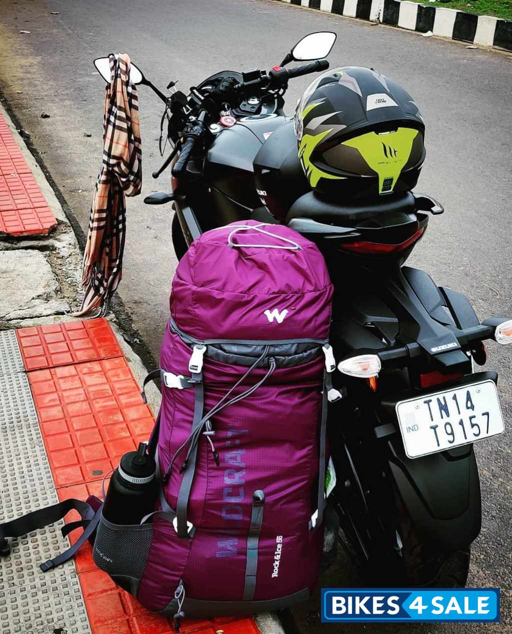 Matt Black Suzuki Gixxer SF 250