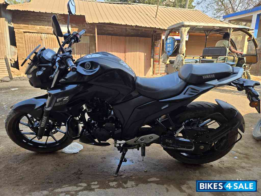 Yamaha FZ 25 BS6