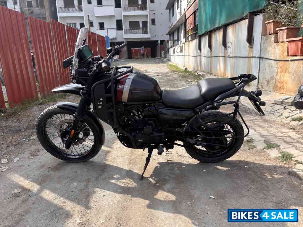 Yezdi Adventure Matte