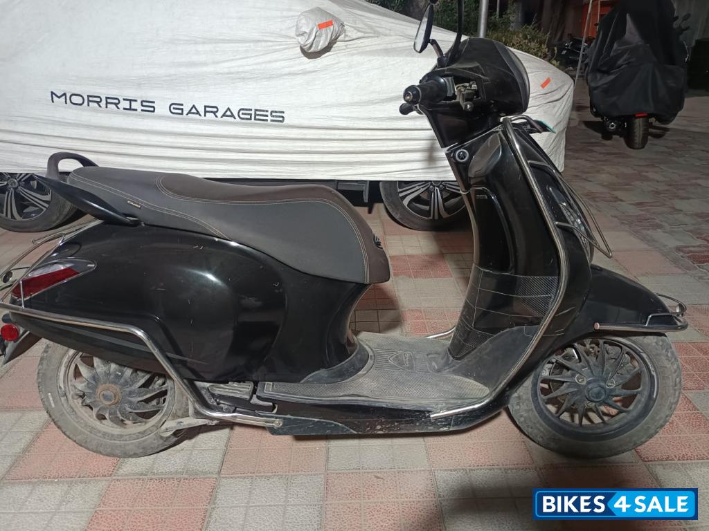 Brooklyn Black Bajaj Chetak Premium Tecpac Brooklyn Black Bajaj Chetak Premium Tecpac