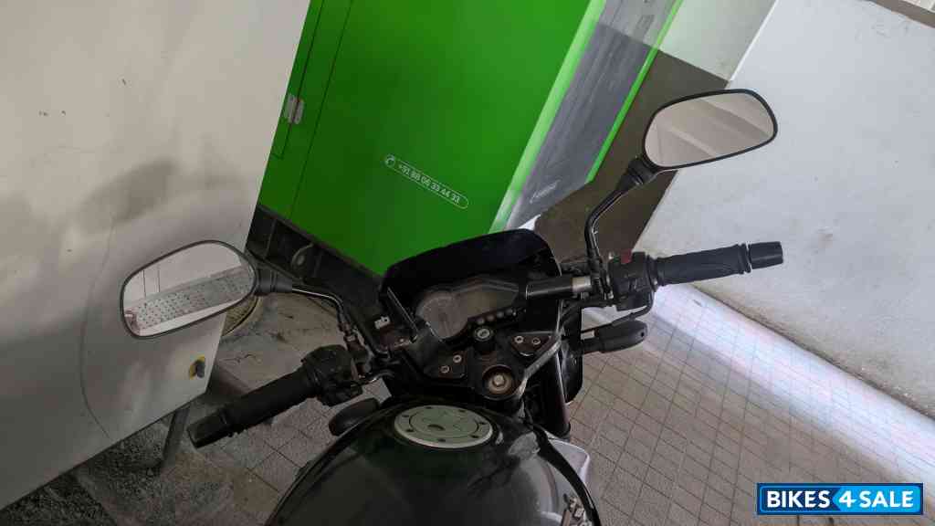 Black Bajaj Pulsar 150 Classic