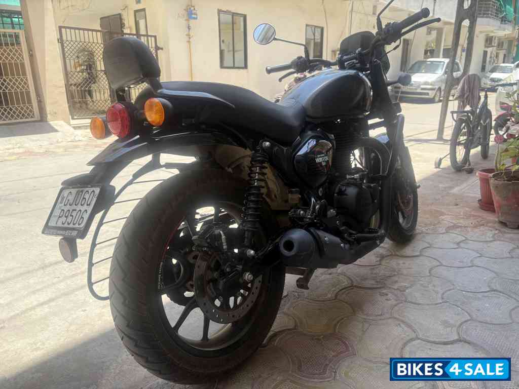 Dapper Grey Royal Enfield Hunter 350 Metro