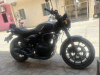 Dapper Grey Royal Enfield Hunter 350 Metro