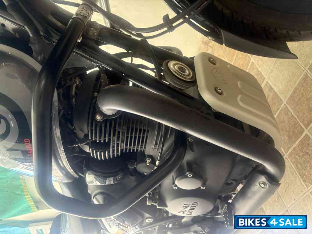 Dapper Grey Royal Enfield Hunter 350 Metro