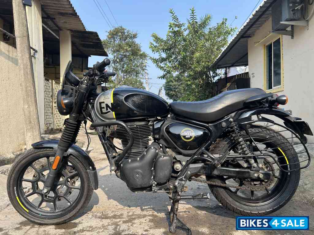 Rebel Black Royal Enfield Hunter 350 Metro Rebel Black Royal Enfield Hunter 350 Metro