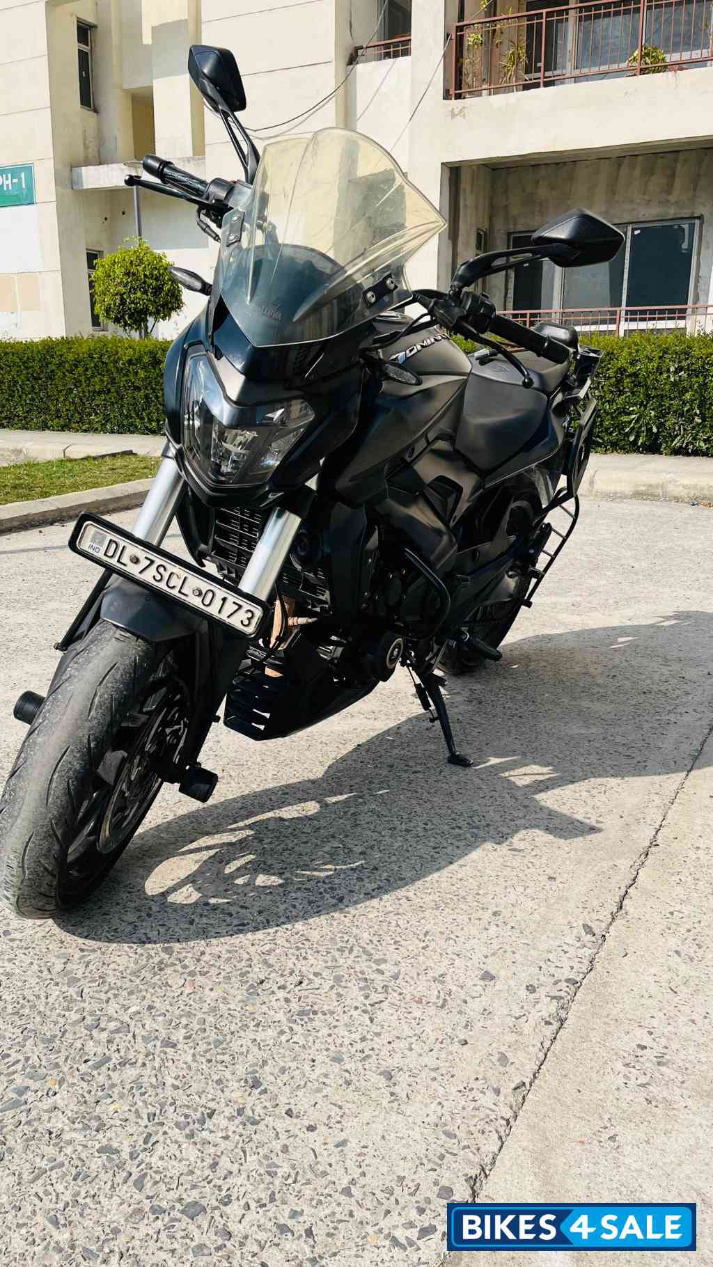 Black Bajaj Dominar 400 ABS BS6