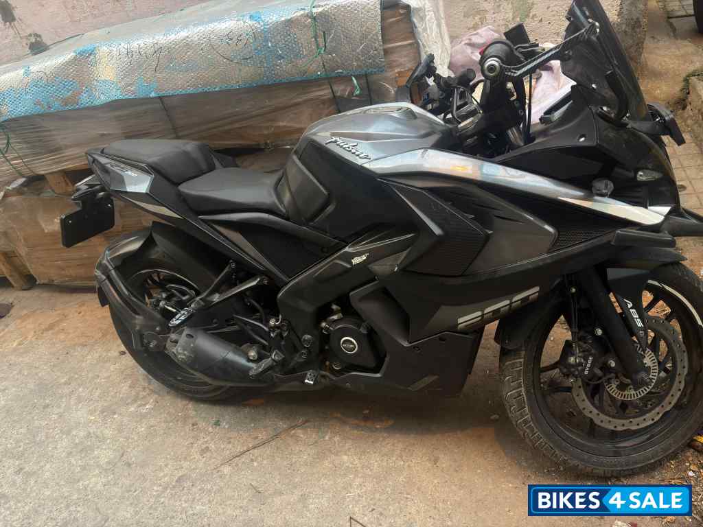 Bajaj Pulsar RS 200
