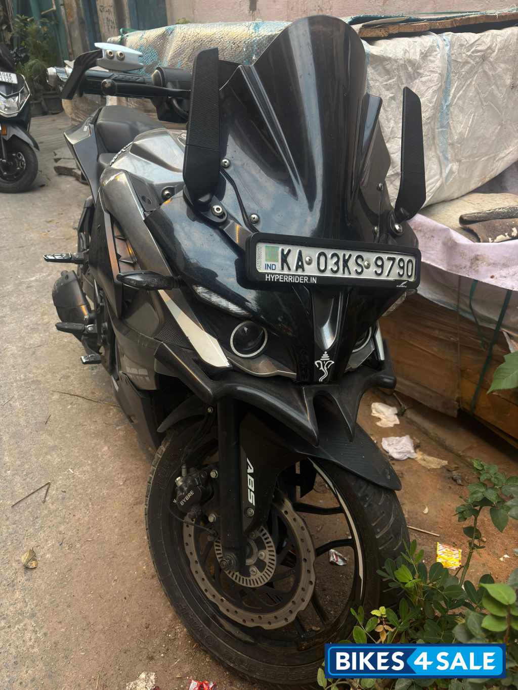 Bajaj Pulsar RS 200 Bajaj Pulsar RS 200