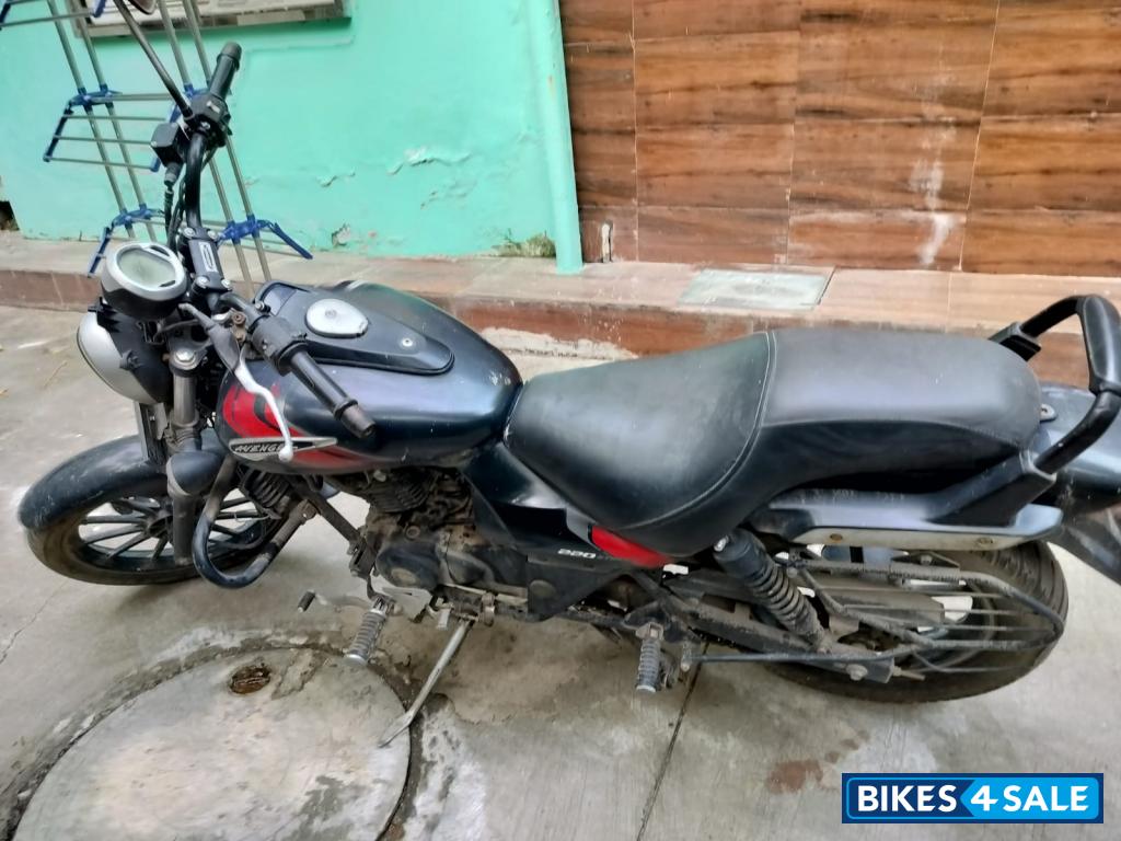 Bajaj Avenger Street 220