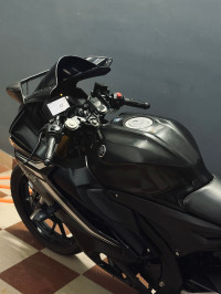 Yamaha R15 V4