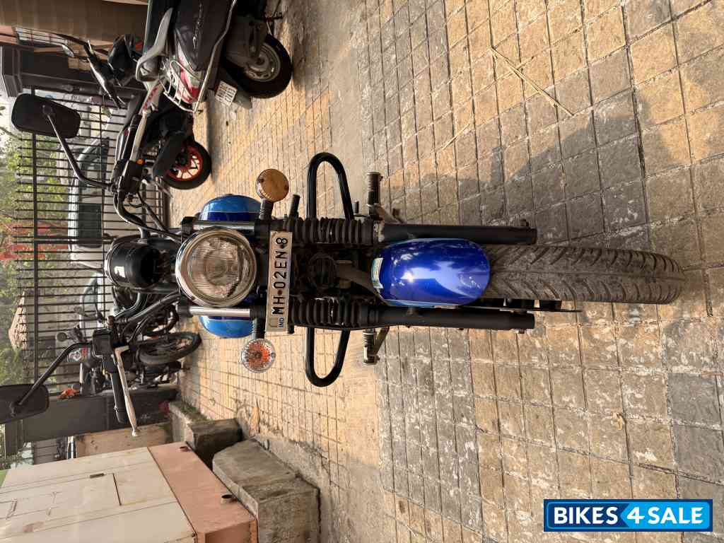 Customized Blue Bajaj Avenger Street 150