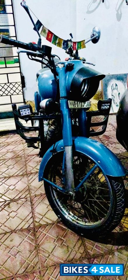 Royal Enfield Classic Squadron Blue