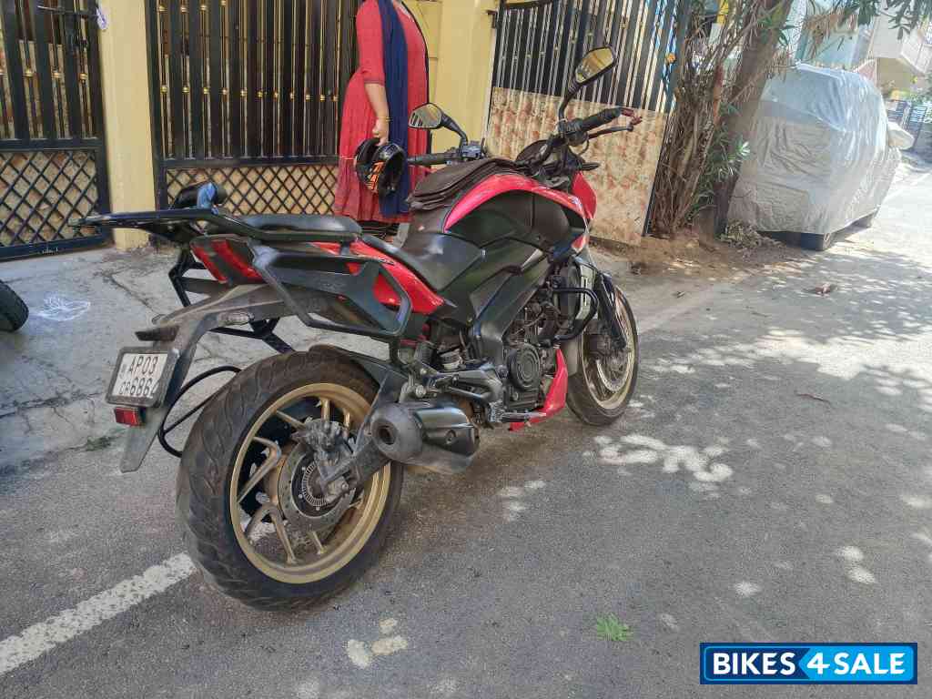 Canyon Red Bajaj Dominar 400 Disc