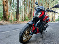 Canyon Red Bajaj Dominar 400 Disc