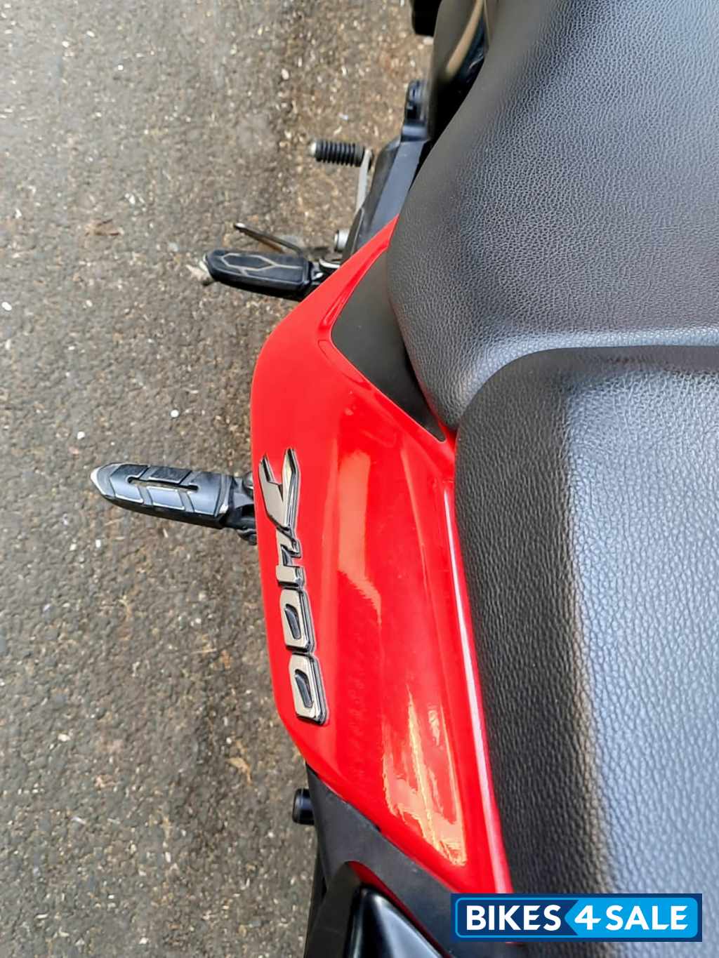 Canyon Red Bajaj Dominar 400 Disc