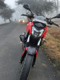 Canyon Red Bajaj Dominar 400 Disc