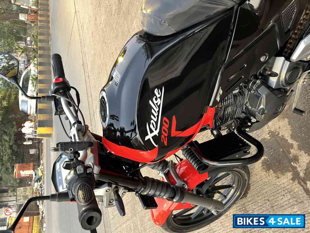 Black Hero XPulse 200T 4V