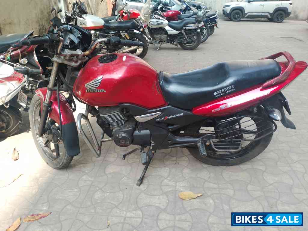 Red Honda CB Unicorn