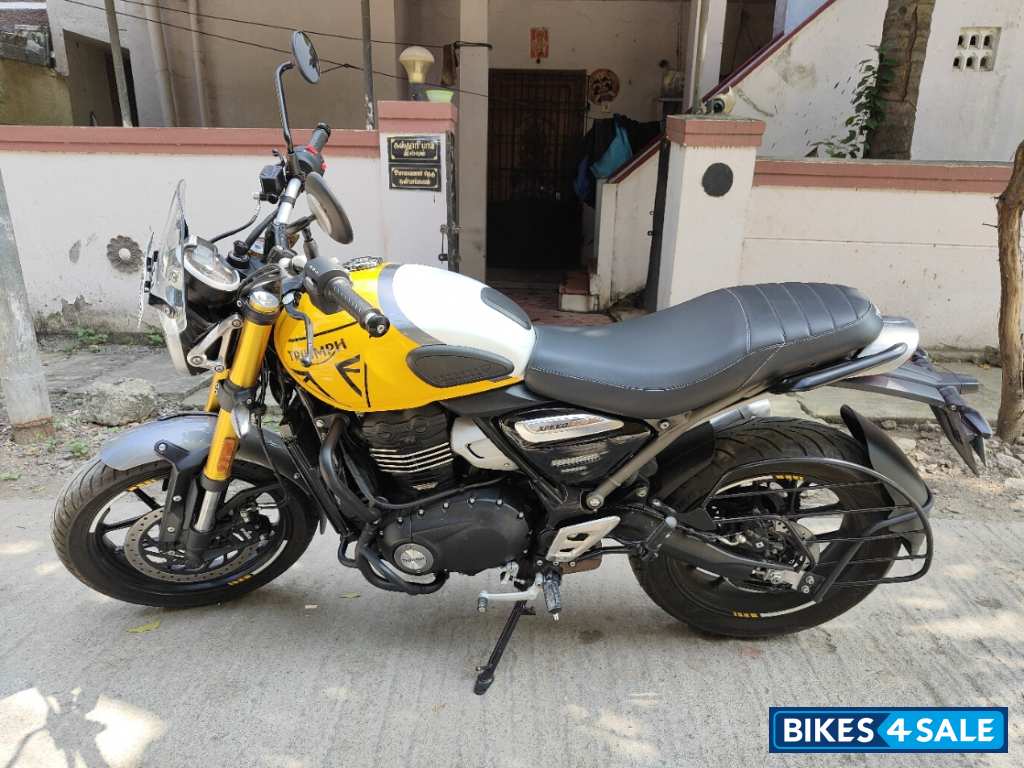 Yellow Triumph Speed 400 2025