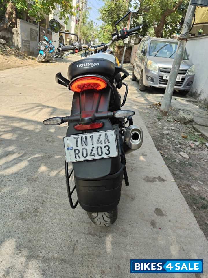 Yellow Triumph Speed 400 2025