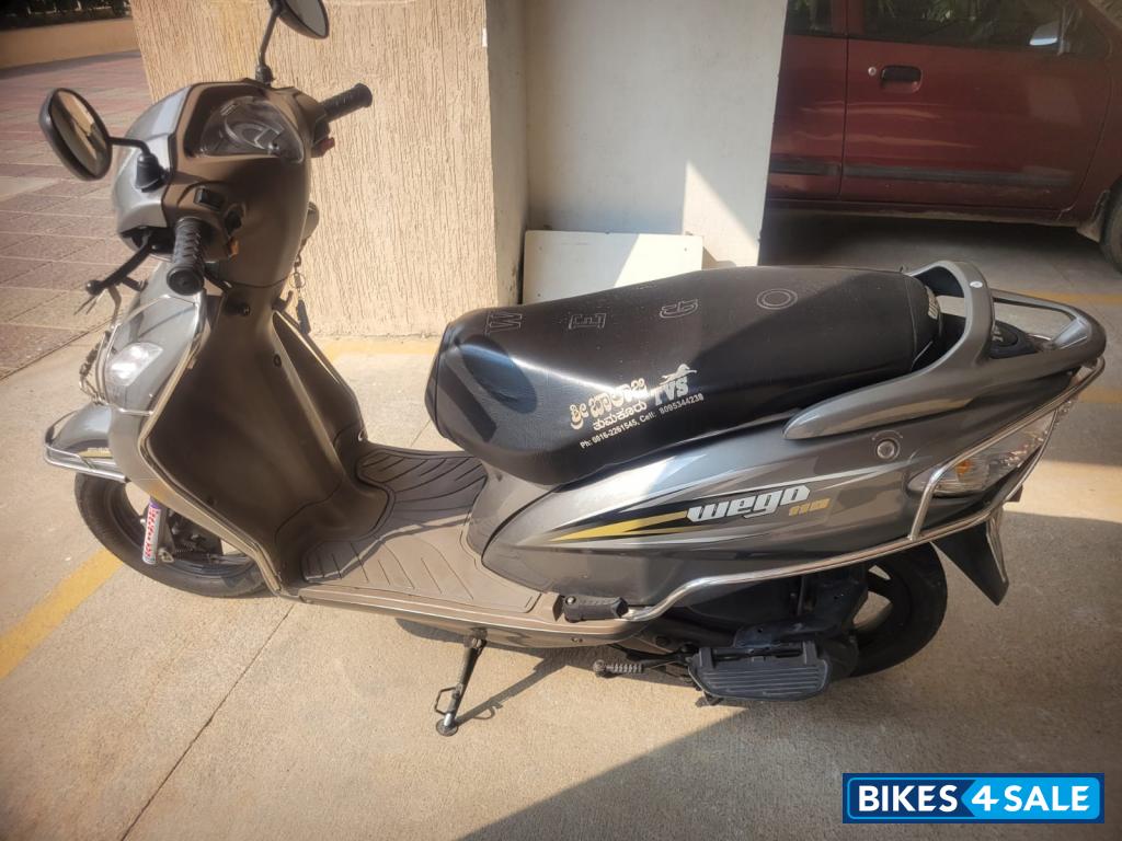 Grey TVS Wego
