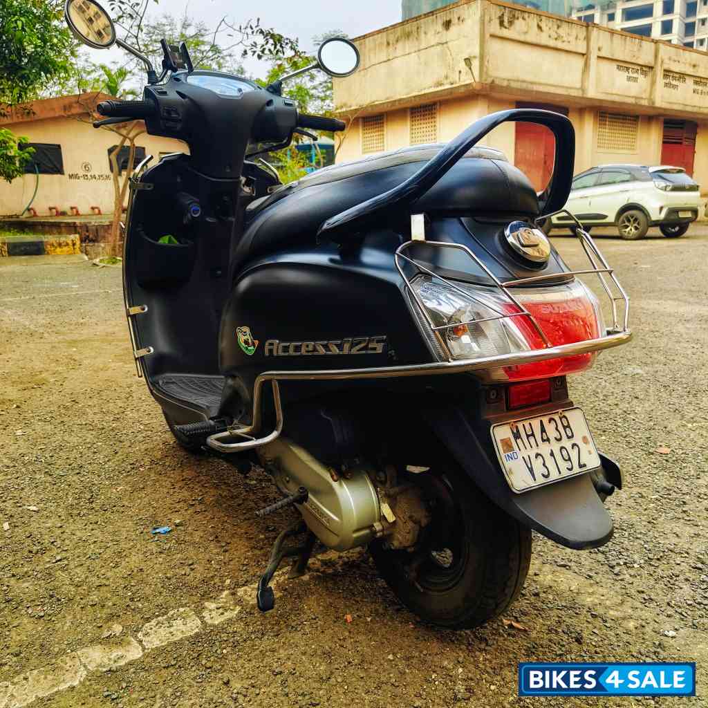 Matte Black Suzuki Access 125 Special Edition BS6