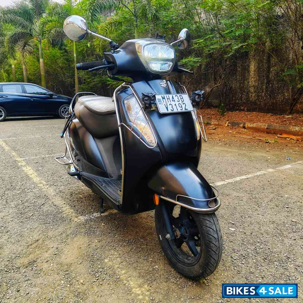 Matte Black Suzuki Access 125 Special Edition BS6