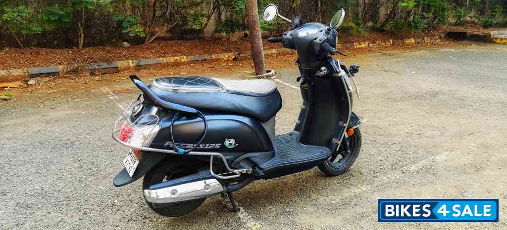 Matte Black Suzuki Access 125 Special Edition BS6