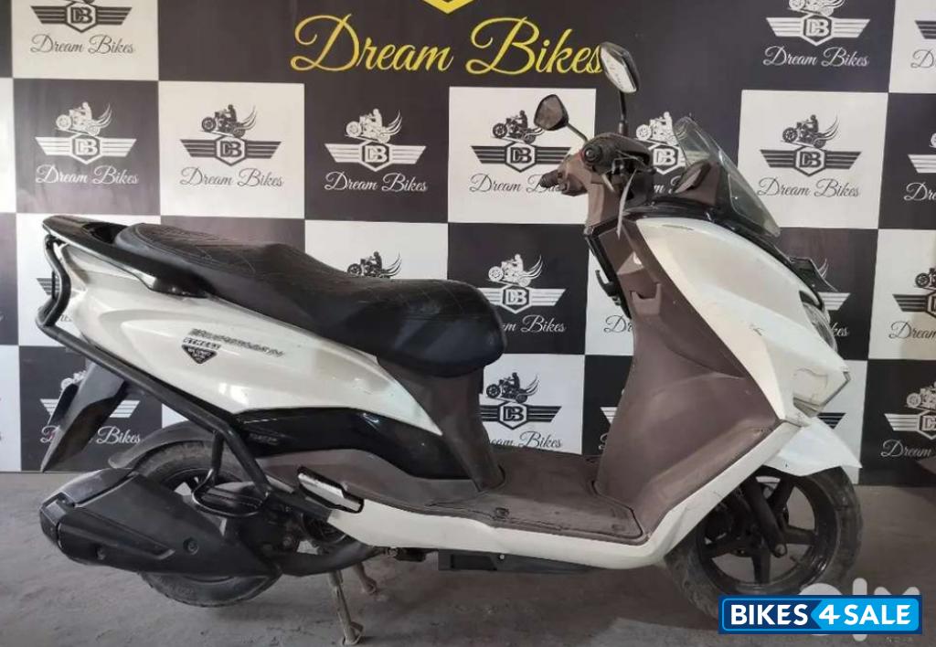 Suzuki Burgman Street BS6