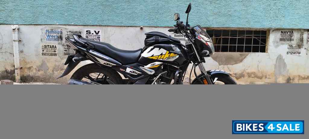 Black Honda Unicorn 160 BS6