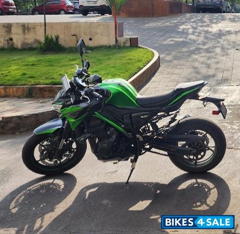 Candy Lime Green Kawasaki Z900 2022