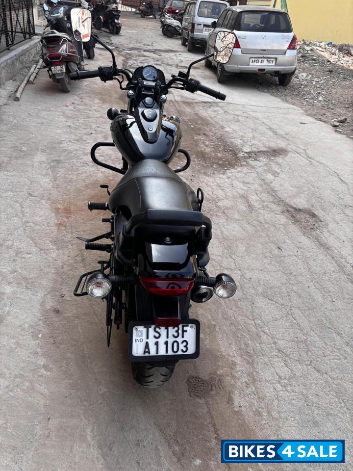 Ebony Black Bajaj Avenger Street 160