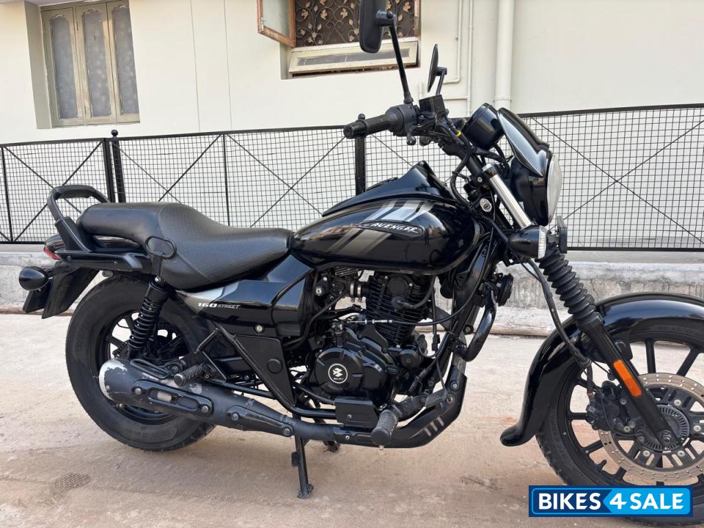 Ebony Black Bajaj Avenger Street 160