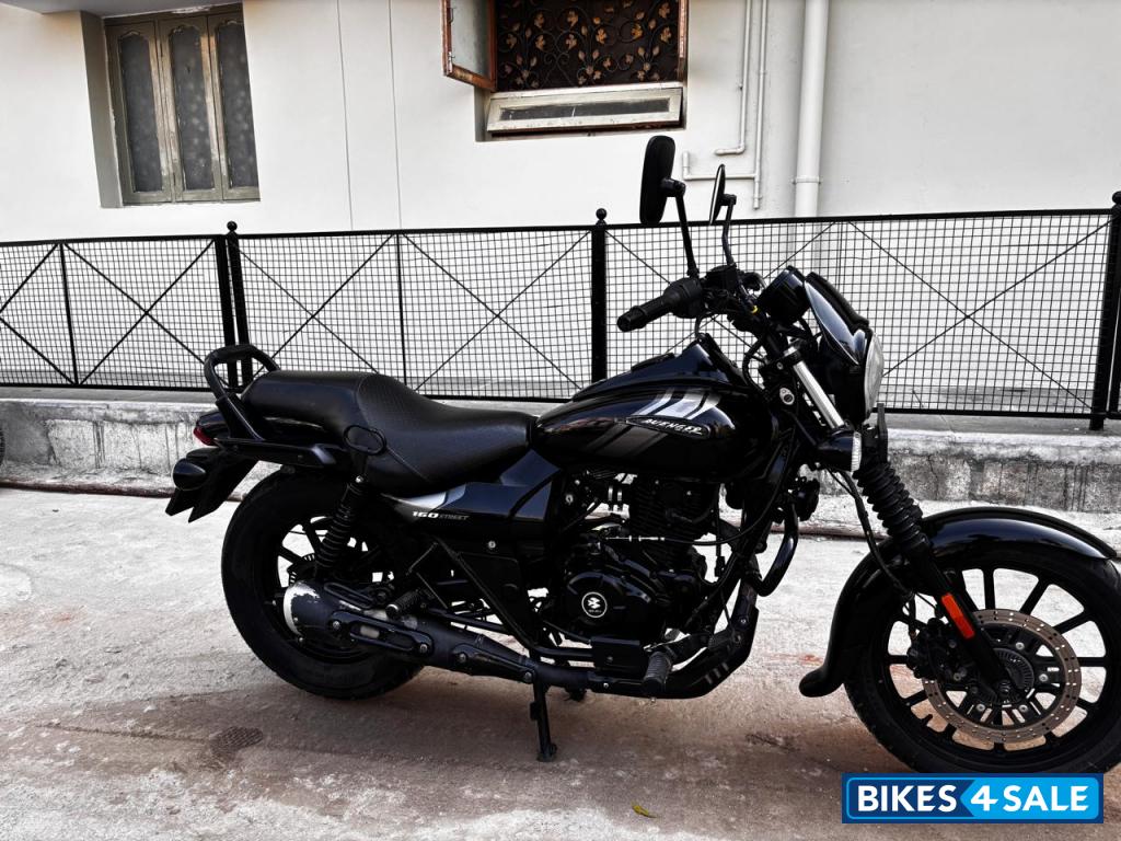 Ebony Black Bajaj Avenger Street 160