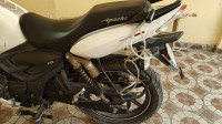Pearl White TVS Apache RTR 180