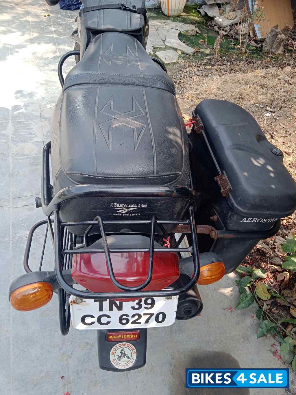 Black Bajaj CT 100B